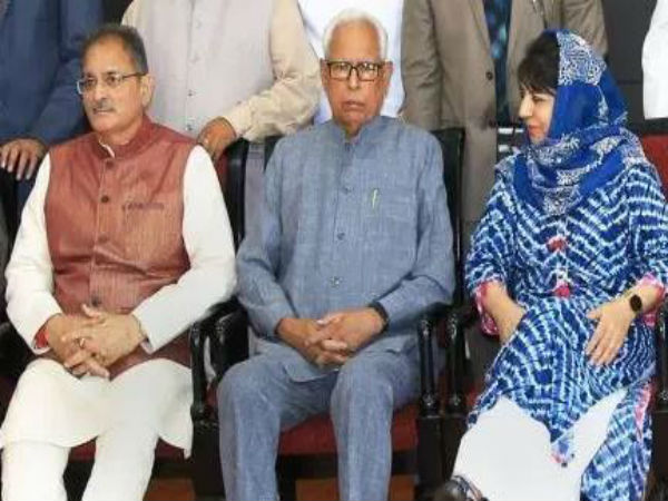 কাঠুয়া নিয়ে বিভ্রান্ত বিজেপি-পিডিপি! আর যা বললেন রাজ্যের প্রাক্তন মুখ্যমন্ত্রী কাঠুয়া নিয়ে বিভ্রান্ত বিজেপি-পিডিপি! আর যা বললেন রাজ্যের প্রাক্তন মুখ্যমন্ত্রী