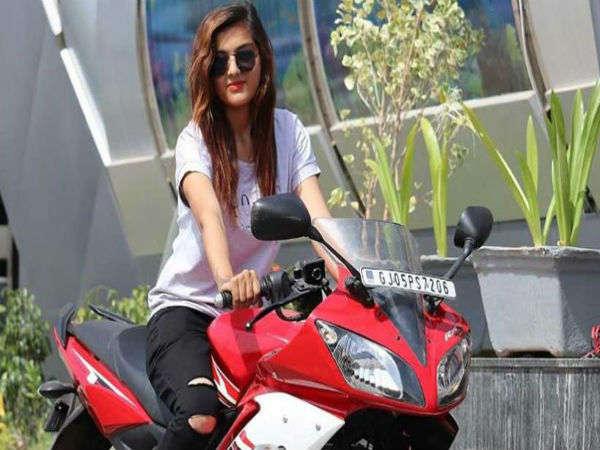 এলাকায় গুণ্ডামি! ফের পুলিশের জালে মোদীর রাজ্যের লেডি ডন এলাকায় গুণ্ডামি! ফের পুলিশের জালে মোদীর রাজ্যের লেডি ডন