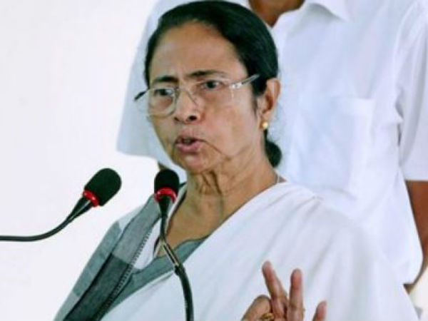 পঞ্চায়েতে টার্গেট ১০০%! হিংসার অভিযোগ হেলায় উড়িয়ে যা বললেন মুখ্যমন্ত্রী পঞ্চায়েতে টার্গেট ১০০%! হিংসার অভিযোগ হেলায় উড়িয়ে যা বললেন মুখ্যমন্ত্রী