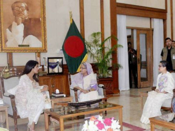 রোহিঙ্গা সমস্যা নিয়ে কথা প্রিয়াঙ্কা চোপড়া ও শেখ হাসিনার রোহিঙ্গা সমস্যা নিয়ে কথা প্রিয়াঙ্কা চোপড়া ও শেখ হাসিনার