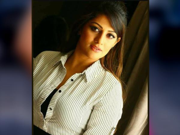 রাধিকা ও কুমারস্বামীর বিয়ে নিয়ে বিতর্ক