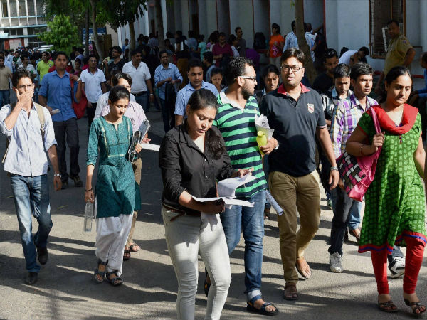 দুর্গাপুজোয় নেট পরীক্ষা