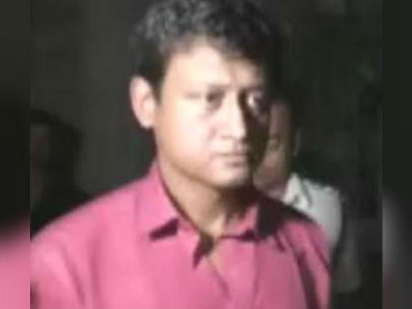 মায়ের দেহ ফ্রিজারে রাখা শুভব্রত কি আদৌও বিকারগ্রস্ত! চাঞ্চল্যকর রিপোর্ট মানসিক হাসপাতালের মায়ের দেহ ফ্রিজারে রাখা শুভব্রত কি আদৌও বিকারগ্রস্ত! চাঞ্চল্যকর রিপোর্ট মানসিক হাসপাতালের