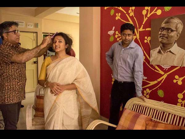 বাবা প্রজাপতি দাও, এই কথাই যেন বারবার শুনতে পায় রঞ্জন, পিতা-পুত্রের এক ছুঁয়ে যাওয়া গল্প ফেরা বাবা প্রজাপতি দাও, এই কথাই যেন বারবার শুনতে পায় রঞ্জন, পিতা-পুত্রের এক ছুঁয়ে যাওয়া গল্প ফেরা