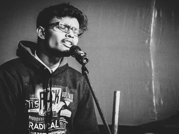 গান, তাল, বাদ্য -এর চর্চাতেও সমান তুখোর উচ্চমাধ্যমিকের প্রথম গ্রন্থন! দেখুন ভিডিও গান, তাল, বাদ্য -এর চর্চাতেও সমান তুখোর উচ্চমাধ্যমিকের প্রথম গ্রন্থন! দেখুন ভিডিও