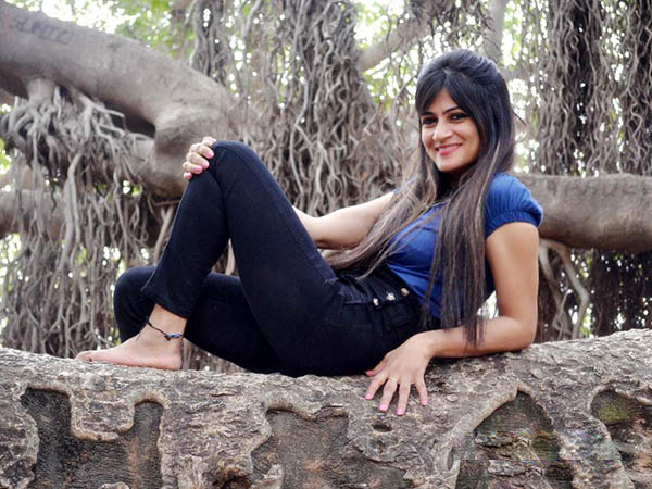 খুনের আগে শৈলজার ফেসবুক পোস্টগুলি কি বার্তা দিচ্ছিল কোনও বিশেষ ঘটনার! ঘনীভূত রহস্য খুনের আগে শৈলজার ফেসবুক পোস্টগুলি কি বার্তা দিচ্ছিল কোনও বিশেষ ঘটনার! ঘনীভূত রহস্য