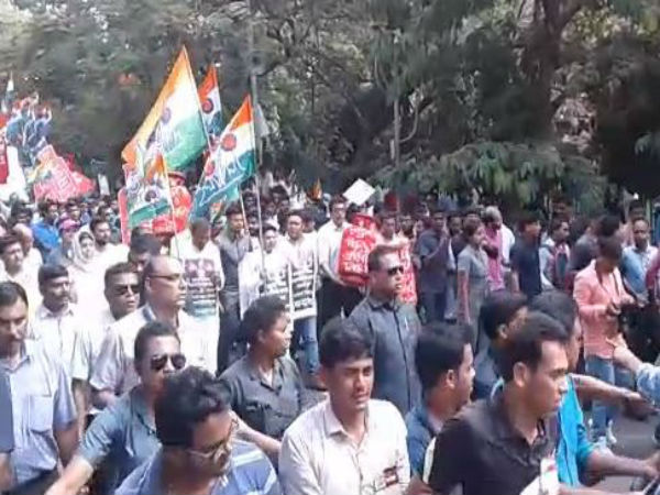 অগ্নিমূল্য তেল-গ্যাস! অভিষেকের নেতৃত্বে মিছিল কলকাতায় অগ্নিমূল্য তেল-গ্যাস! অভিষেকের নেতৃত্বে মিছিল কলকাতায়