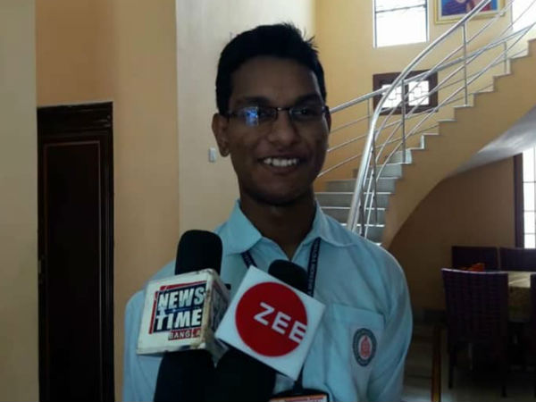 বাবাই তার প্রেরণা, মা এগিয়ে যাওয়ার পথে সাহস, ডাক্তার হতে চায় মাধ্যমিকে পঞ্চম অনীক বাবাই তার প্রেরণা, মা এগিয়ে যাওয়ার পথে সাহস, ডাক্তার হতে চায় মাধ্যমিকে পঞ্চম অনীক
