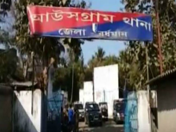 নেতা খুনের প্রতিবাদ! বিধায়ককে ঘিরে ধরে বিক্ষোভ নেতা খুনের প্রতিবাদ! বিধায়ককে ঘিরে ধরে বিক্ষোভ