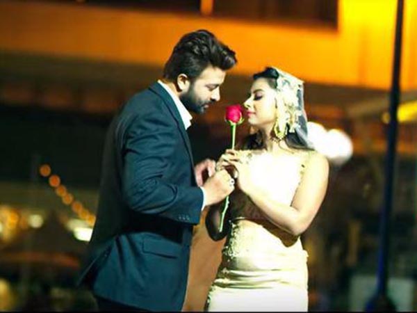 ইদের মরশুমে সুপারহিট শাকিব খানের সুপারহিরো-র গান! বিতর্কে বুবলি ইদের মরশুমে সুপারহিট শাকিব খানের সুপারহিরো-র গান! বিতর্কে বুবলি