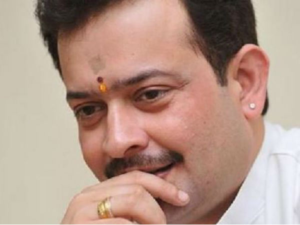 গুলিতে আত্মঘাতী স্বঘোষিত হিন্দু ধর্মগুরু, মৃত্যু ঘিরে ঘনীভূত চরম রহস্য গুলিতে আত্মঘাতী স্বঘোষিত হিন্দু ধর্মগুরু, মৃত্যু ঘিরে ঘনীভূত চরম রহস্য