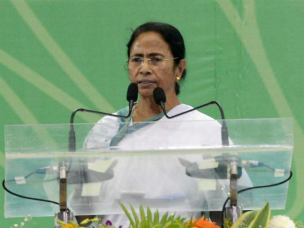 কৃতীদের ভবিষ্যতের ‘আমানত’ গড়ে দিলেন মমতা কৃতীদের ভবিষ্যতের ‘আমানত’ গড়ে দিলেন মমতা