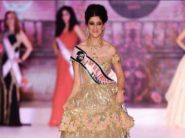 পরস্ত্রীর রূপের আগুনেই জ্বলে খাক বিবাহিত মেজর, মাত্র ৬ মাসে ৩,৩০০ বার ফোন, ১,৫০০ এসএমএস পরস্ত্রীর রূপের আগুনেই জ্বলে খাক বিবাহিত মেজর, মাত্র ৬ মাসে ৩,৩০০ বার ফোন, ১,৫০০ এসএমএস
