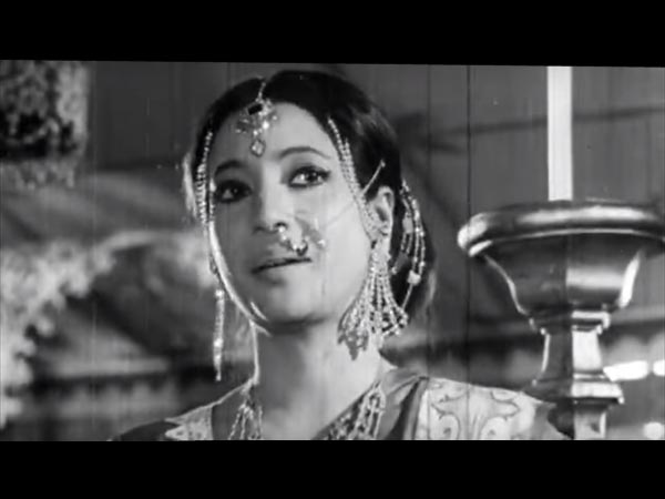 ফের ছোট পর্দায় দেবী চৌধুরানী! নয়া মোড়কে আসছে নতুন সিরিয়াল ফের ছোট পর্দায় দেবী চৌধুরানী! নয়া মোড়কে আসছে নতুন সিরিয়াল