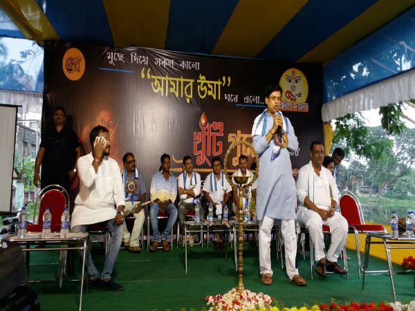 একধাপ এগিয়ে গেল দক্ষিণের গ্রিন পার্ক আবাসিক বৃন্দ! খুঁটি পুজো দিয়ে পুজোর কাজ শুরু একধাপ এগিয়ে গেল দক্ষিণের গ্রিন পার্ক আবাসিক বৃন্দ! খুঁটি পুজো দিয়ে পুজোর কাজ শুরু