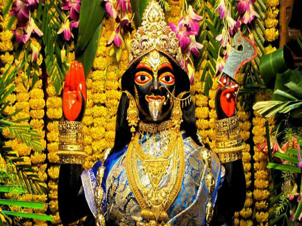 শহরের বিখ্যাত মন্দিরে চুরি! কিনারা কয়েক ঘণ্টাতেই শহরের বিখ্যাত মন্দিরে চুরি! কিনারা কয়েক ঘণ্টাতেই