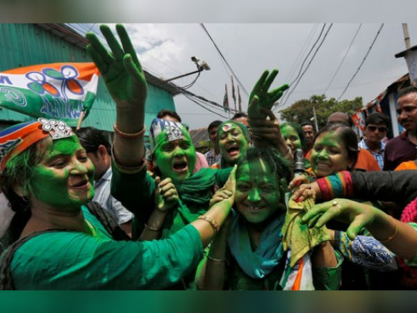 লোকসভার আগেই বড়সড় পরিবর্তন তৃণমূলে! নয়া ‘নেতৃত্বে’র উত্থানে শোভনকে বার্তা লোকসভার আগেই বড়সড় পরিবর্তন তৃণমূলে! নয়া ‘নেতৃত্বে’র উত্থানে শোভনকে বার্তা