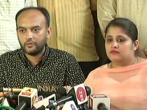 ভিনধর্মে বিয়ে তাই পাসপোর্ট মিলবে না ভিনধর্মে বিয়ে তাই পাসপোর্ট মিলবে না