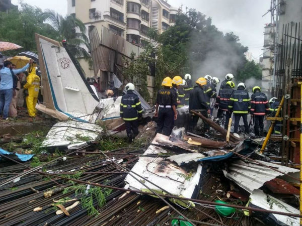 মুম্বইয়ে ভেঙে পড়া বিমানটি ছিল ওড়ার অযোগ্য মুম্বইয়ে ভেঙে পড়া বিমানটি ছিল ওড়ার অযোগ্য