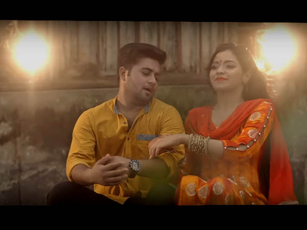 অপরাধী ভেঙে দিল সব রেকর্ড! পদ্মাপারের ভাইরাল গানে বুঁদ দুই বাংলা, দেখুন আসল ভিডিওটি অপরাধী ভেঙে দিল সব রেকর্ড! পদ্মাপারের ভাইরাল গানে বুঁদ দুই বাংলা, দেখুন আসল ভিডিওটি