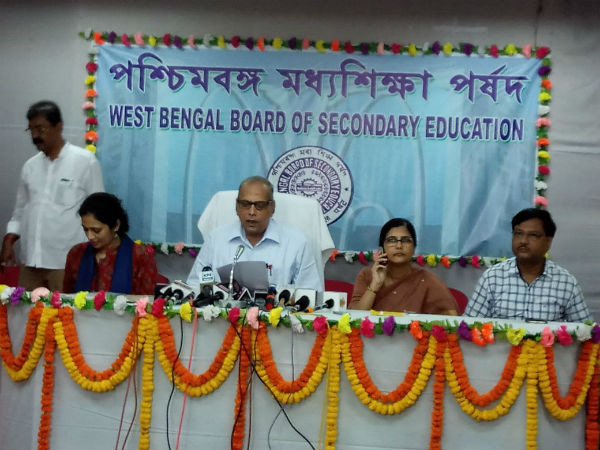 মাধ্যমিকের ফল প্রকাশ! মেধাতালিকায় প্রথম ১০-এ জেলার জয়-জয়কার মাধ্যমিকের ফল প্রকাশ! মেধাতালিকায় প্রথম ১০-এ জেলার জয়-জয়কার