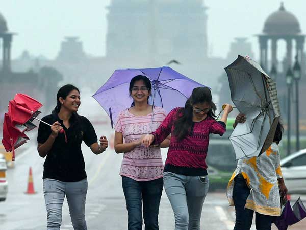 সপ্তাহের শেষেই কি দিল্লি-সহ উত্তর ভারতে মৌসুমী বায়ু ! যা বলছে আবহাওয়া দফতর সপ্তাহের শেষেই কি দিল্লি-সহ উত্তর ভারতে মৌসুমী বায়ু ! যা বলছে আবহাওয়া দফতর