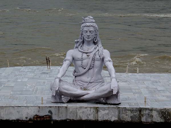 কেন করা হয় শিবপূজা?