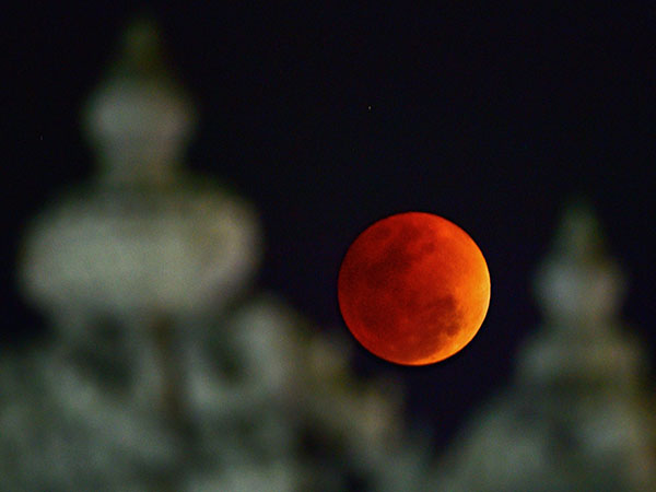 চন্দ্রগ্রহণ নিয়ে রোমানিয়ার যা বিশ্বাস করা হয়