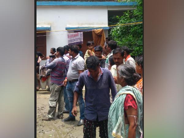 ১০ টাকার জন্য অমানবিক নির্যাতন শিশুকে, গরম খুন্তির ছ্যাঁকা ১০ টাকার জন্য অমানবিক নির্যাতন শিশুকে, গরম খুন্তির ছ্যাঁকা
