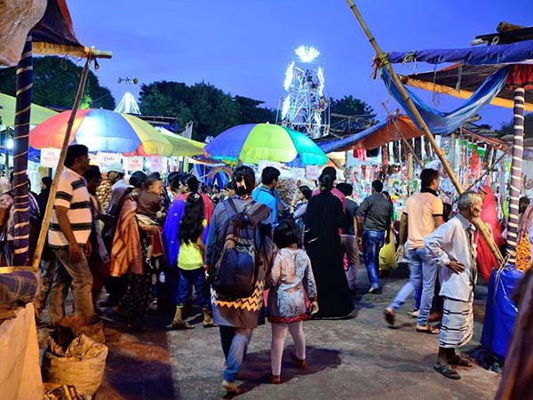বিবিধের মাঝে মিলন
