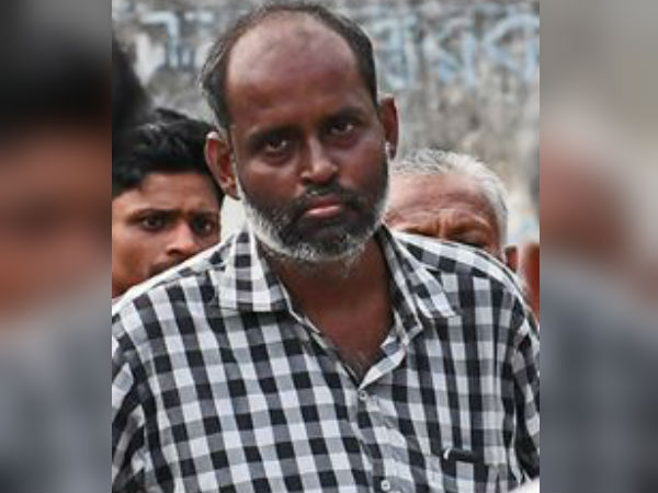দেড়মাস পর জামিনে মুক্ত রেডস্টার নেতা অলীক, উৎসাহিত ভাঙড়ের আন্দোলনকারীরা দেড়মাস পর জামিনে মুক্ত রেডস্টার নেতা অলীক, উৎসাহিত ভাঙড়ের আন্দোলনকারীরা