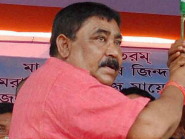 অনুব্রতর ঢঙেই পুলিশের উর্দি খুলে নেওয়ার হুঁশিয়ারি ‘শিষ্যে’র অনুব্রতর ঢঙেই পুলিশের উর্দি খুলে নেওয়ার হুঁশিয়ারি ‘শিষ্যে’র