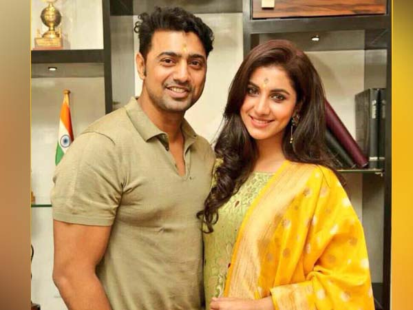 দেবের বিয়ের খবরও এভাবে যাচাই করতে হচ্ছে দেবের বিয়ের খবরও এভাবে যাচাই করতে হচ্ছে