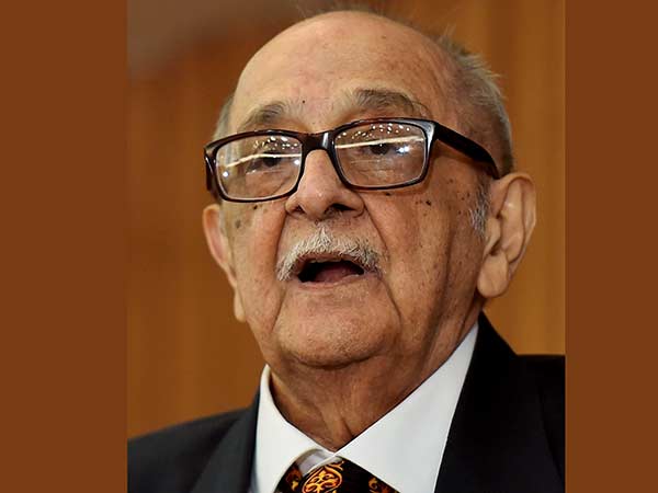বিচারপতিদের সমালোচনায় প্রখ্যাত আইনজীবী ফলি এস নরিমান বিচারপতিদের সমালোচনায় প্রখ্যাত আইনজীবী ফলি এস নরিমান