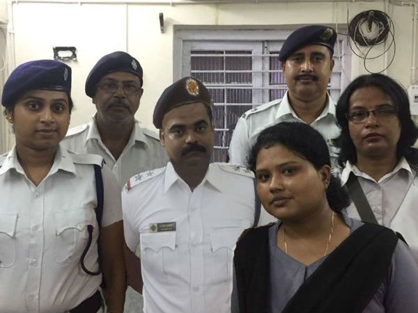 তদন্তকারী দলের সদস্যরা