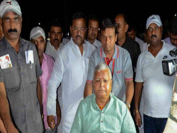 লালুর পরিবার সম্পত্তির ব্যাখ্যা দিক, জল্পনা বাড়িয়ে দাবি জোট সঙ্গীর লালুর পরিবার সম্পত্তির ব্যাখ্যা দিক, জল্পনা বাড়িয়ে দাবি জোট সঙ্গীর