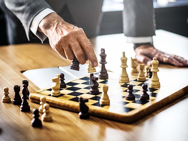 কাজের জায়গায় এঁরা কেমন হন ?