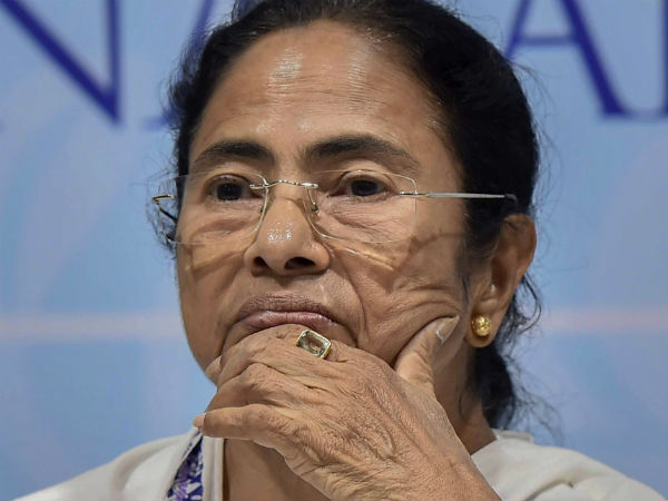 পড়াশোনা করে উত্তর দিতে হয় বিধানসভায়, দুই মন্ত্রীর ‘হোঁচটে’ কড়া ধমক মমতার পড়াশোনা করে উত্তর দিতে হয় বিধানসভায়, দুই মন্ত্রীর ‘হোঁচটে’ কড়া ধমক মমতার