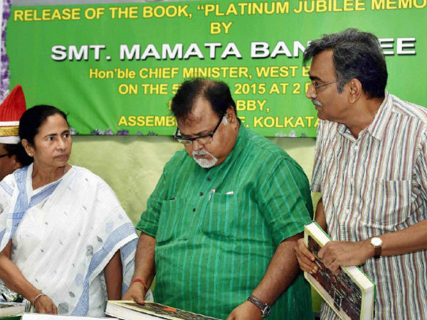 ‘বাঙালি বিরোধী’ বিজেপির বিরুদ্ধে বিধানসভায় ভিন্ন চিত্র, শাসক-বিরোধী জোটবদ্ধ ‘বাঙালি বিরোধী’ বিজেপির বিরুদ্ধে বিধানসভায় ভিন্ন চিত্র, শাসক-বিরোধী জোটবদ্ধ