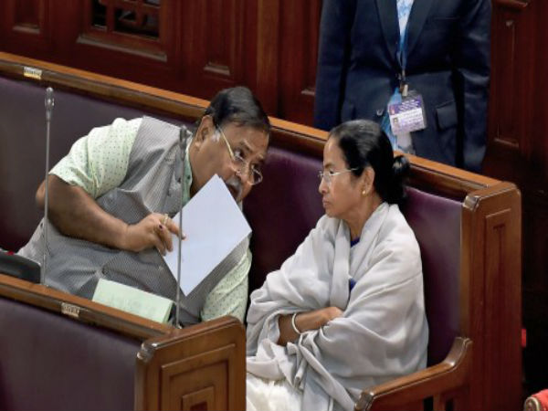 পশ্চিমবঙ্গকে ‘বাংলা’ করার উদ্যোগ! বিধানসভায় পাশ নয়া প্রস্তাব পশ্চিমবঙ্গকে ‘বাংলা’ করার উদ্যোগ! বিধানসভায় পাশ নয়া প্রস্তাব