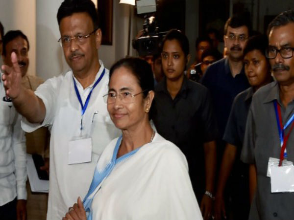 তেলেঙ্গানার মুখ্যমন্ত্রীর পর এবার আরও এক নেতা নবান্নে! ফেডারেল ফ্রন্টের সম্ভাবনা জোরদার তেলেঙ্গানার মুখ্যমন্ত্রীর পর এবার আরও এক নেতা নবান্নে! ফেডারেল ফ্রন্টের সম্ভাবনা জোরদার