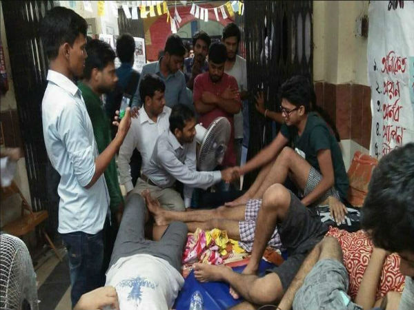 নতুন হস্টেলে ঘর সিনিয়ার ছাত্রদের, কাউন্সিলের বৈঠকের সিদ্ধান্তে কি কাটবে মেডিক্যালের অচলাবস্থা নতুন হস্টেলে ঘর সিনিয়ার ছাত্রদের, কাউন্সিলের বৈঠকের সিদ্ধান্তে কি কাটবে মেডিক্যালের অচলাবস্থা