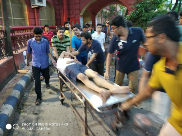 অনশনে অসুস্থ পড়ুয়ারা