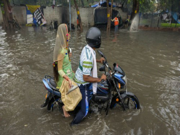 প্রবল বৃষ্টির পূর্বাভাস