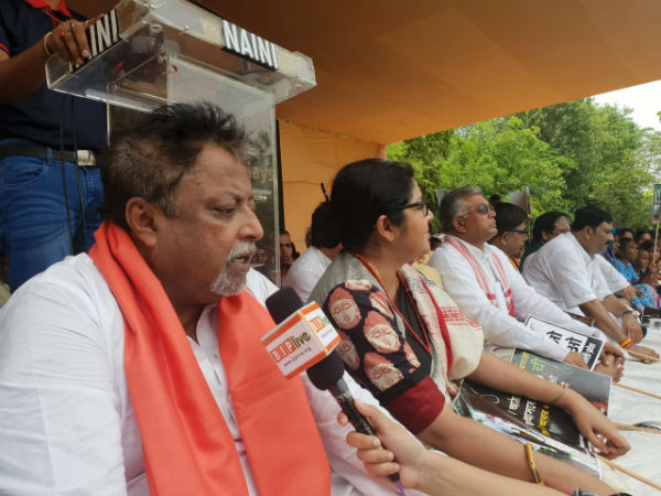 সন্ত্রাসের বিরুদ্ধে অবস্থান! রাষ্ট্রপতির কাছে দরবার বিজেপির সন্ত্রাসের বিরুদ্ধে অবস্থান! রাষ্ট্রপতির কাছে দরবার বিজেপির