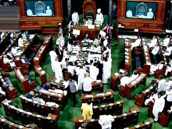 কারা দাঙ্গাবাজ, বাদল অধিবেশনের আগে তরজায় উত্তপ্ত রাজনীতি কারা দাঙ্গাবাজ, বাদল অধিবেশনের আগে তরজায় উত্তপ্ত রাজনীতি