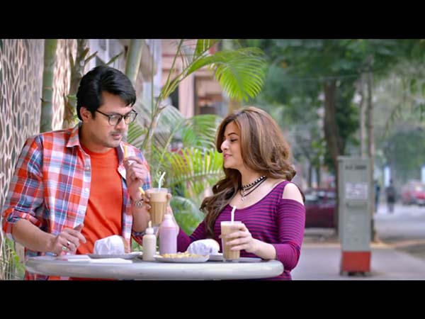 চোখ দিয়ে কথা বলুন