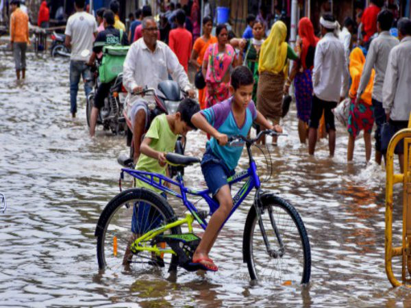 ভারী থেকে অতি ভারী বৃষ্টি