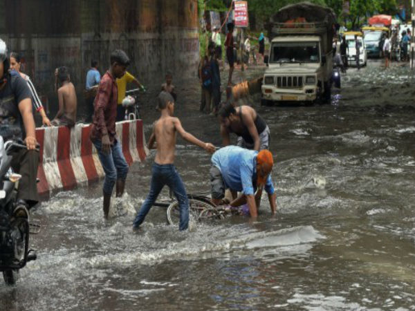 দক্ষিণবঙ্গে মৌসুমী অক্ষরেখার অবস্থান