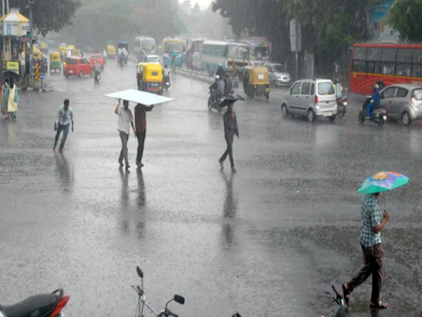 দুপুরের পর থেকে বৃষ্টি বাড়বে